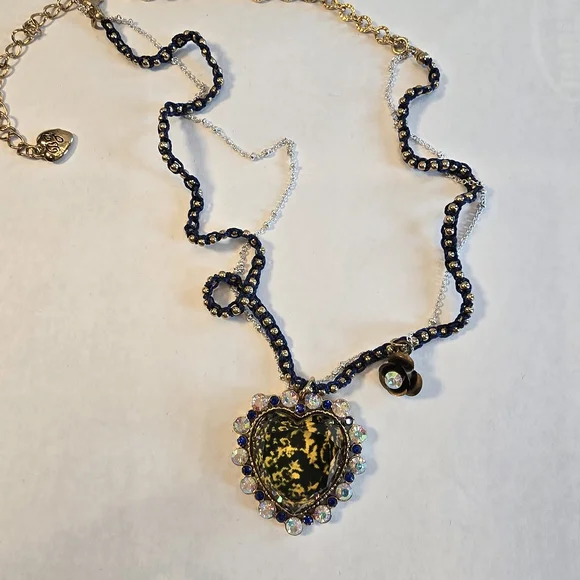 Betsey Johnson Gold and Navy CRYSTAL Heart Necklace with Iridescent Accents - Picture 8 of 12